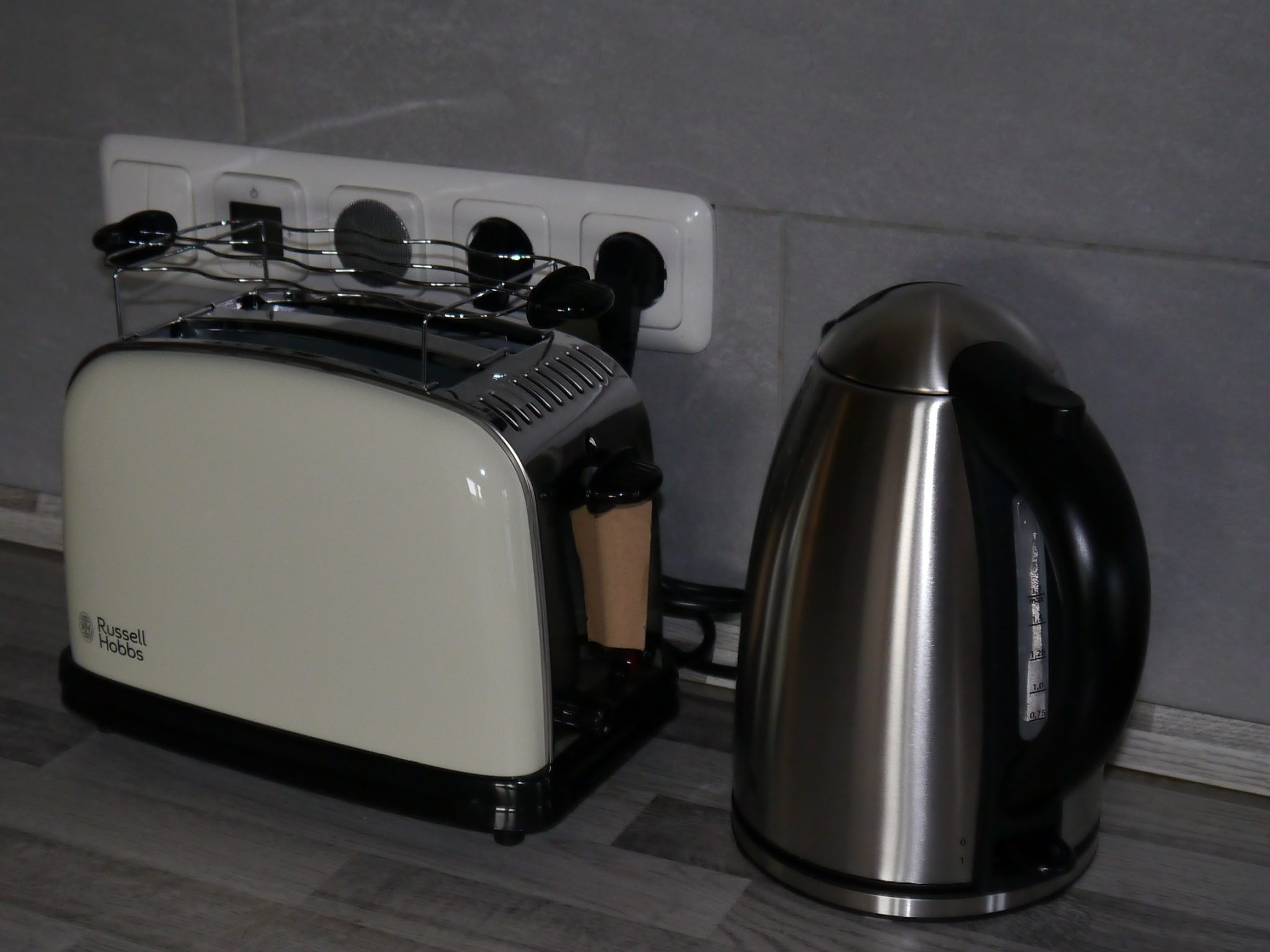 Wasserkocher und Toaster